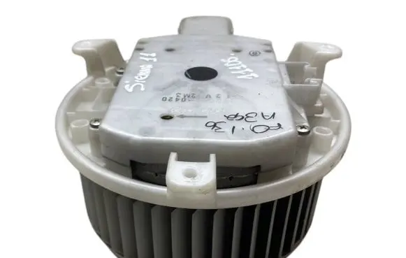 Toyota Sienna XL30 III Heater fan/blower 2726000420