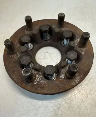 Front wheel hub
