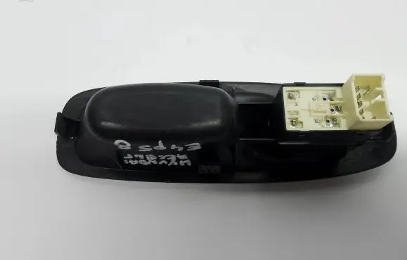 Hyundai Accent Electric window control switch 621W04620