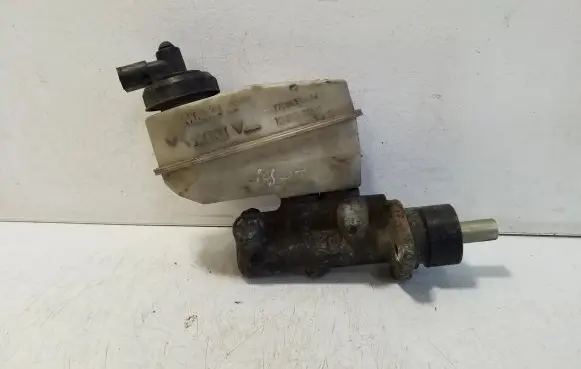 Renault Megane I Master brake cylinder 7700828034F