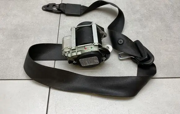 Audi Q7 4L Front seatbelt 606728300
