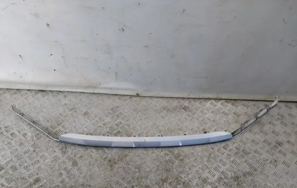Front bumper lip