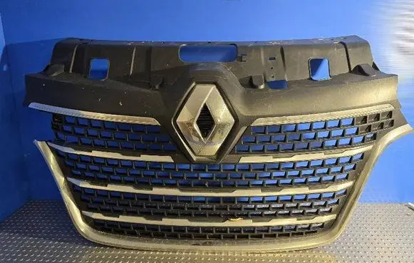 Front bumper upper radiator grill