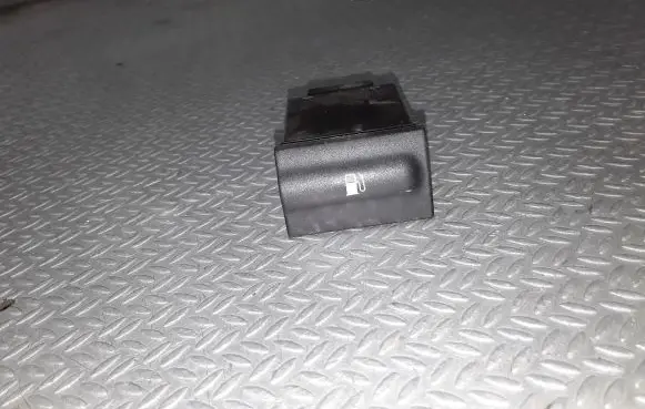 Skoda Octavia Mk1 (1U) Fuel tank opening switch 