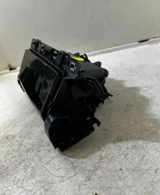 Peugeot 208 Glove box 9827401780