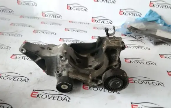 BMW 5 F10 F11 Generator/alternator bracket 7802639