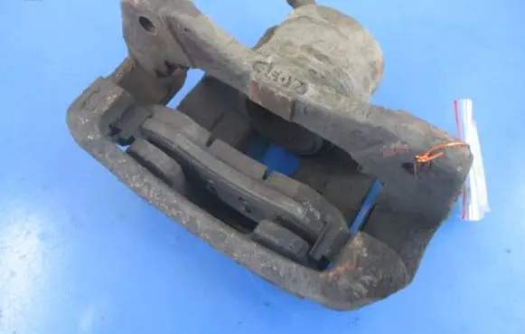 Chevrolet Lacetti Front brake caliper