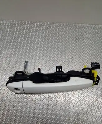 Toyota Avensis T270 Front door exterior handle