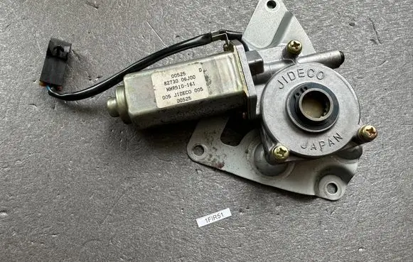 Nissan Patrol Y60 Rear door window regulator motor 8273006J00