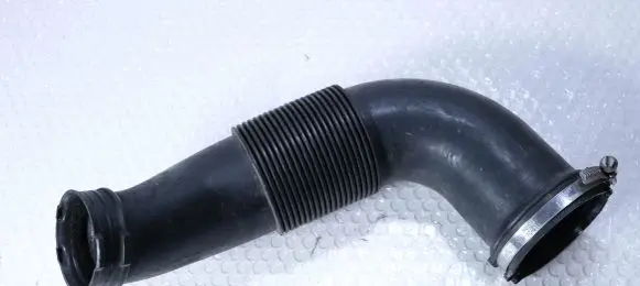 Audi Q7 4L Air intake hose/pipe 4L0129628E