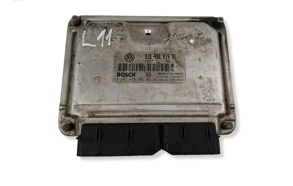 Volkswagen PASSAT B5 Engine control unit/module 038906019BK 0281010305