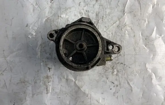 BMW 5 E39 Vacuum pump 96110886