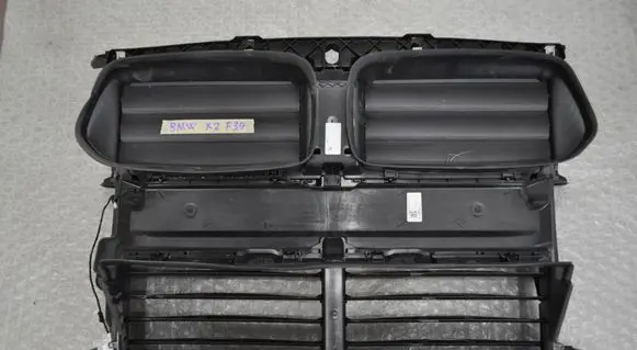 BMW X2 F39 Front bumper upper radiator grill 11252014