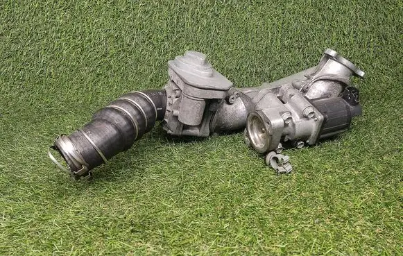 Opel Zafira B EGR valve 8973858233 0904430261