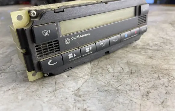 Volkswagen PASSAT B5 Climate control unit 3b1907044a 5hb00761702