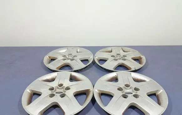 Ford Focus C-MAX R17 wheel hub/cap/trim 4M51-1000-GD