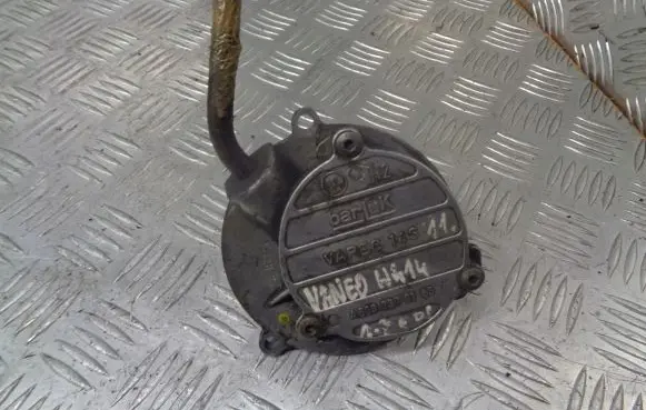 Mercedes-Benz Vaneo W414 Vacuum pump A6682300165