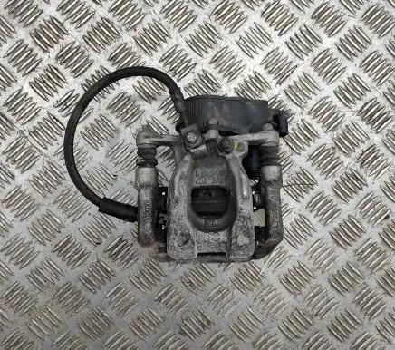 Mercedes-Benz CLA C118 X118 Rear brake caliper A2474232000 A0001500300