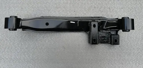 Nissan Terrano Front differential mounting bracket 547200F000