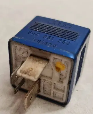 Audi A4 S4 B5 8D Other relay 8A0951253