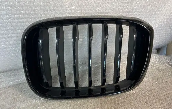 BMW X3 G01 Front bumper upper radiator grill 8091725