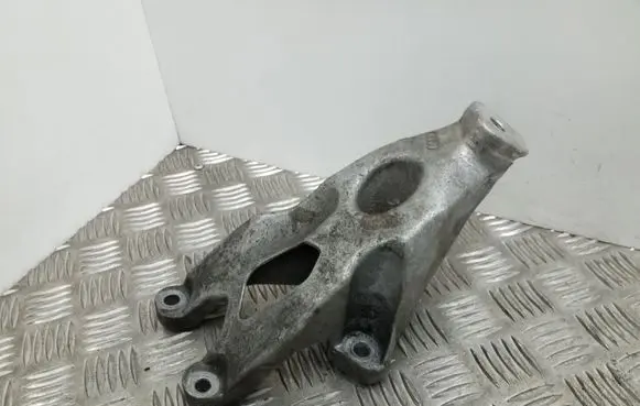 Audi A4 S4 B8 8K Engine mounting bracket 8K0199307BE
