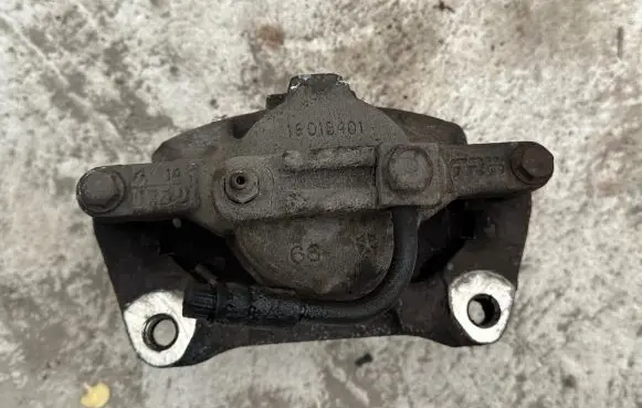 Chrysler Grand Voyager V Front brake caliper