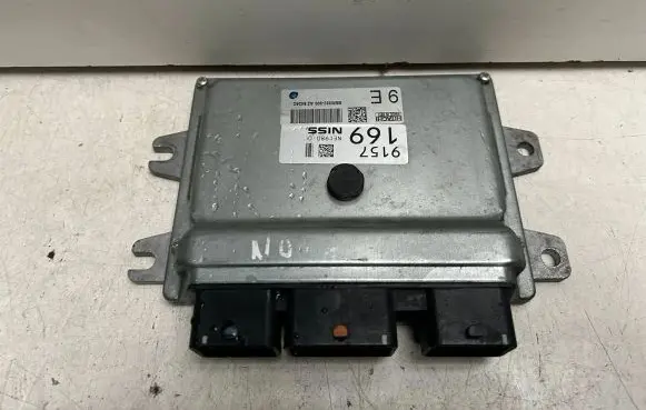 Nissan Note (E12) Engine control unit/module ECU BEM332300 NEC98000
