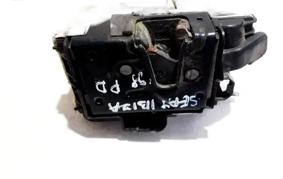 Seat Ibiza II (6k) Front door lock 1hs862154