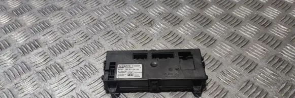 Volvo XC90 Fan control module 31455334