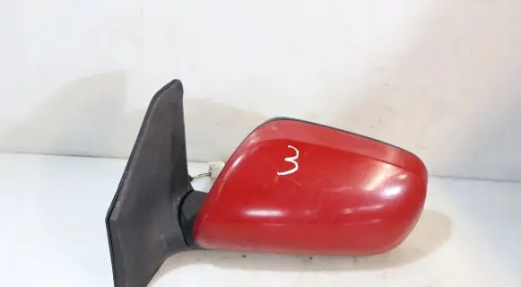 Toyota Avensis T250 Front door electric wing mirror 