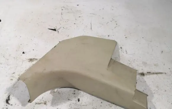 Foot area side trim