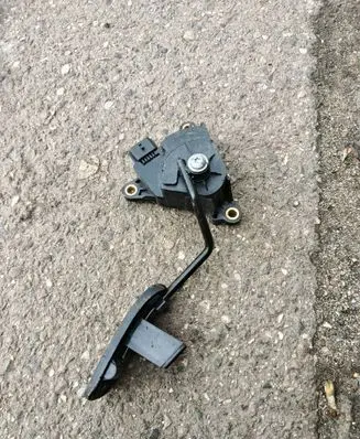 Nissan Note (E11) Accelerator throttle pedal 18002AX700