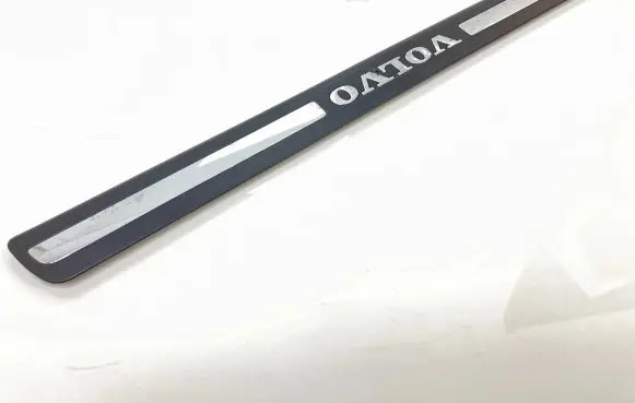 Volvo XC70 Rear sill trim cover 8659960