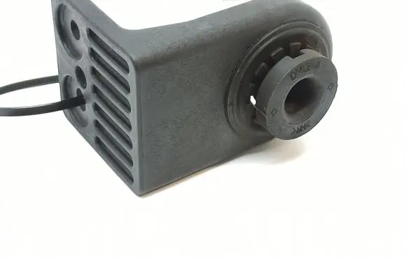 Radiator mount bracket