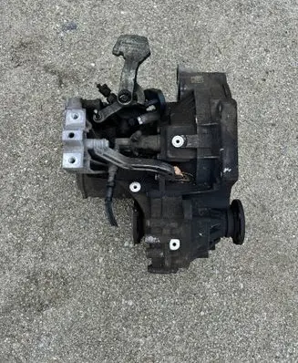 Volkswagen Golf VII Manual 5 speed gearbox 