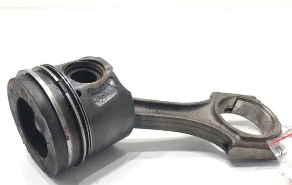 Land Rover Freelander 2 - LR2 Piston with connecting rod 224DT