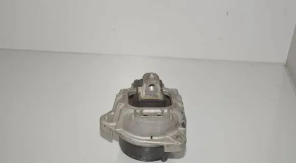 BMW 5 F10 F11 Engine mount bracket 6777382 22116777382