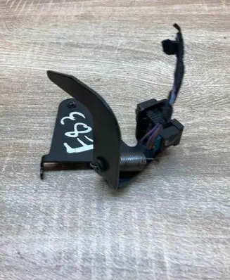 BMW X3 E83 Plug wire E83Plug
