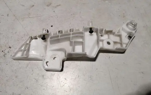 Buick Encore GX I Front bumper mounting bracket 42768140