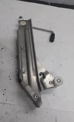 Audi A4 S4 B8 8K Lift Jack 4F0011