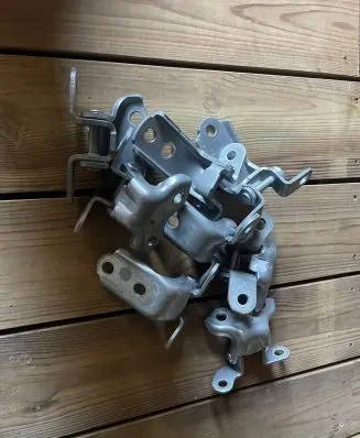 Toyota RAV 4 (XA50) Front door upper hinge DSZCVZ