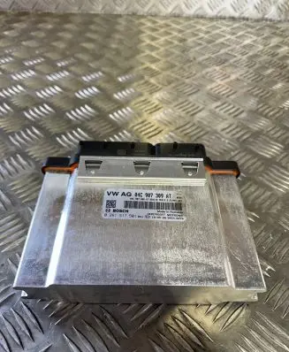 Volkswagen Polo VI Engine control unit/module 04C907309