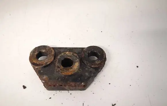Honda Civic Engine mounting bracket 