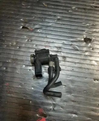 Volkswagen Touareg I Turbo solenoid valve 1K0906283A