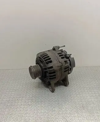 Renault Clio III Generator/alternator 8200660033A 0124425071