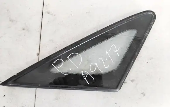Toyota Avensis Verso Front triangle window/glass as2