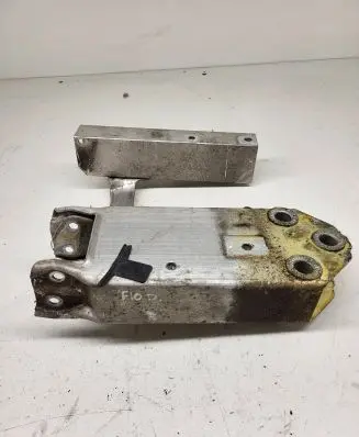 BMW 5 F10 F11 Radiator mount bracket 7158874 13232810 5111HU