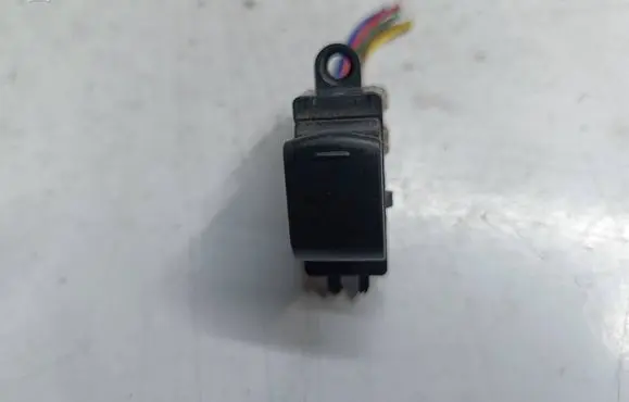Nissan Note (E12) Quarter vent window switch 