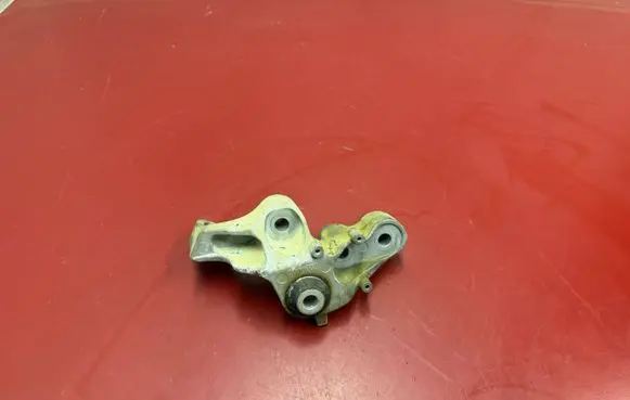 Chrysler Pacifica Engine mounting bracket 68224744AC